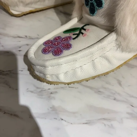 Mukluks Rosa Scribe Custom handmade Indigenous Art Beaded rabbit fur - Picture 10 of 10